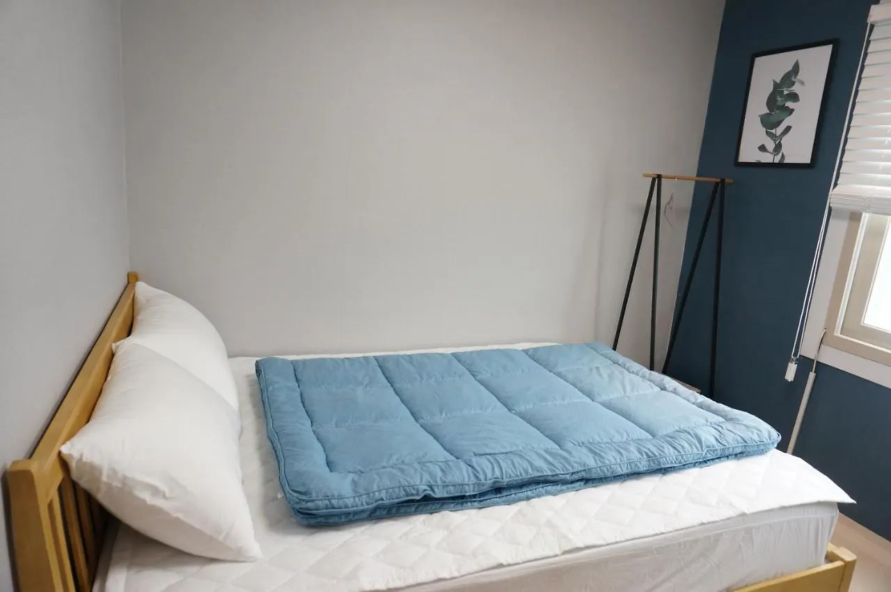 Airport Guesthouse Пусан 2*,  Южная Корея